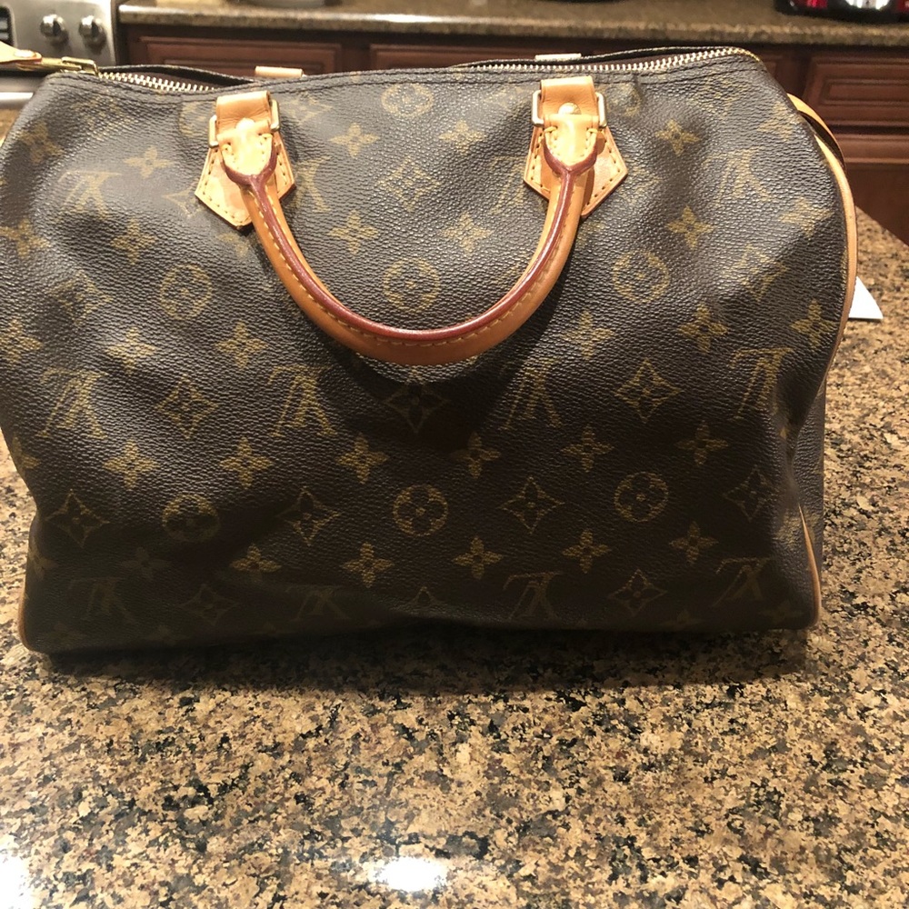 Louis Vuitton. Speedy mono 30